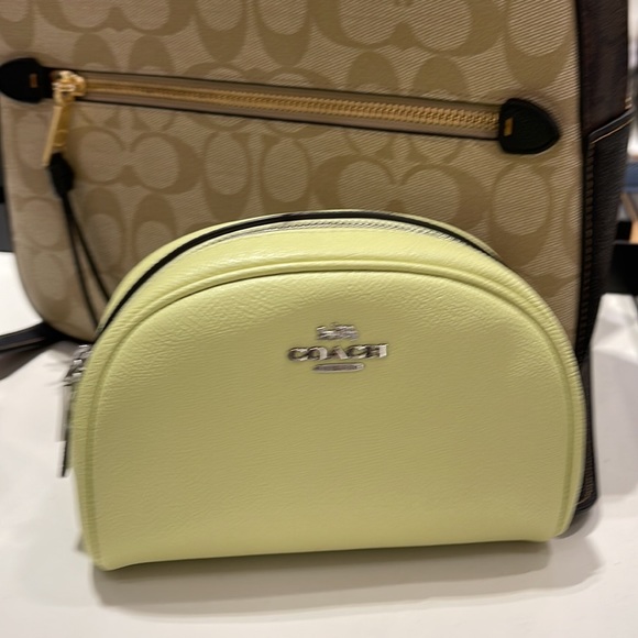 Coach Dome Cosmetic Case
SV/Pale Lime - Picture 15 of 16